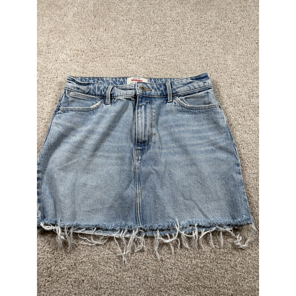 Wrangler Denim Mini Skirt Womens Size 6 Light Wash High Waisted Frayed Raw Hem
